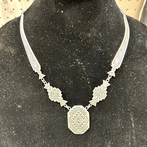 Laner Jewelry - 387134 Aztec inspired Laner Navajo Sterling Necklace. 19” adj link
